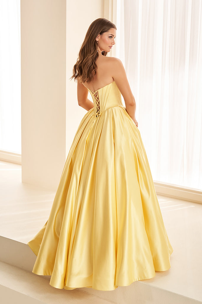 Ellie Wilde EW38020