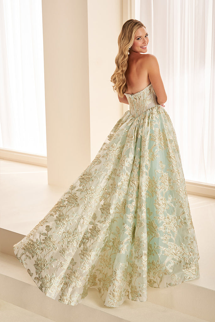 Ellie Wilde EW38066
